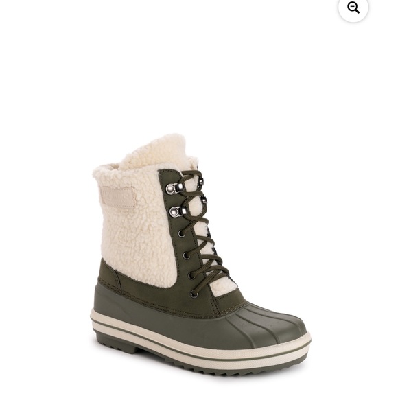 Brand new women’s Muk Luks boot with wool lining - Picture 4 of 5